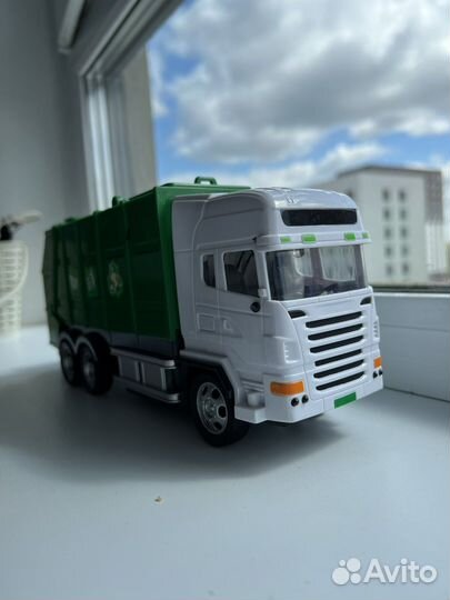 Игрушечные машинки, мусоровоз, эвакуатор,кран