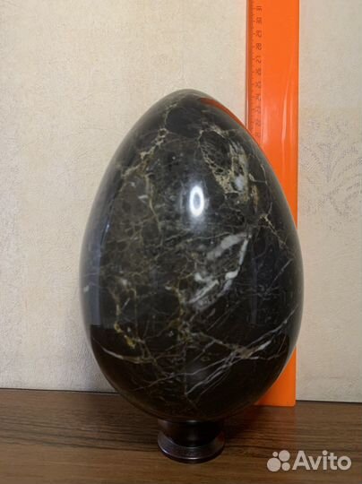 Мрамор. Форма большое яйцо