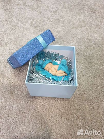 Младенец подарок на рождение ребёнка