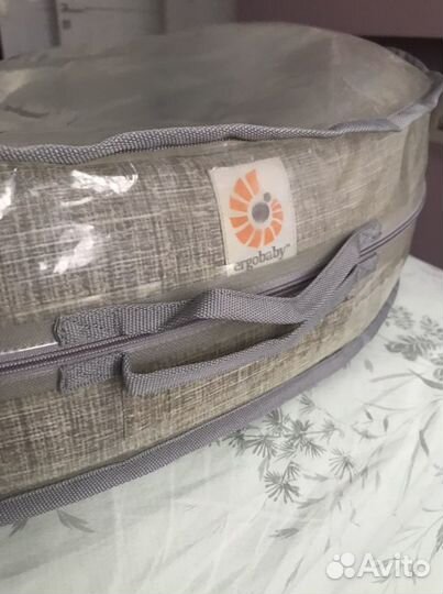 Подушка для кормления Ergobaby