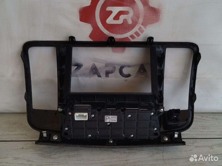 Панель магнитолы Nissan Teana J32