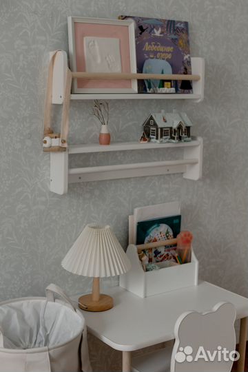 Полка для книг Монтессори