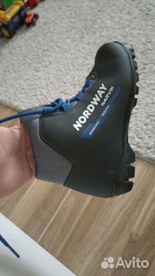 Лыжные ботинки