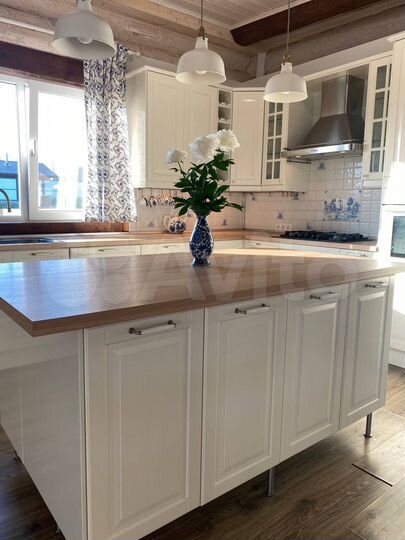 Коттедж 275 м² на участке 12 сот.