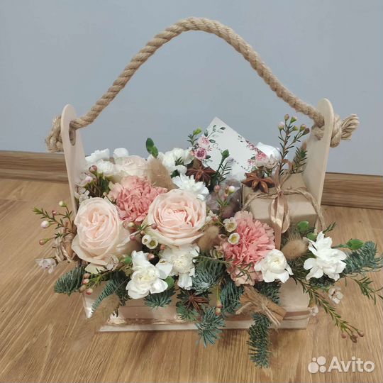 Флорист, цветочные композиции, букеты