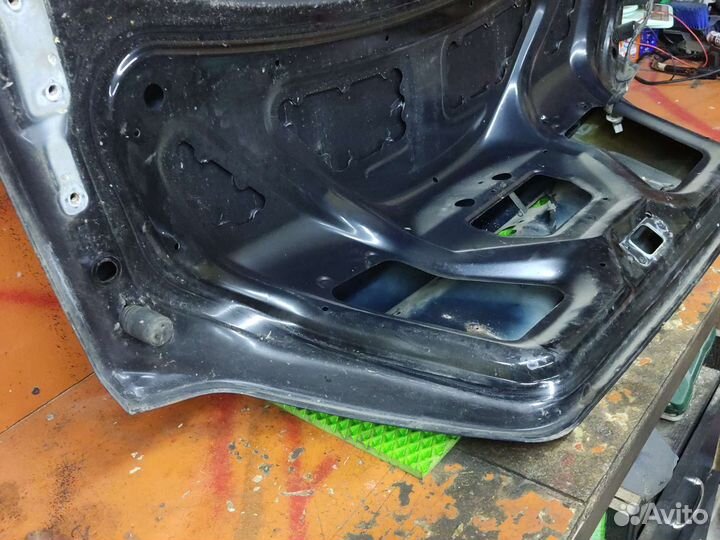 Крышка багажника volvo s40 1