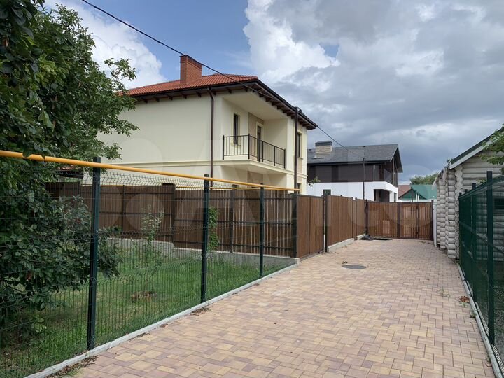 Дом 204 м² на участке 5 сот.