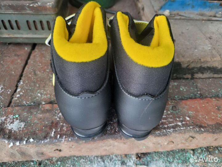 Лыжные ботинки 30, 32, 39 размеры