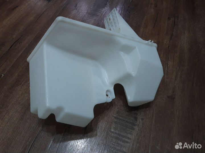 Бачок омывателя на volkswagen траспортер т5