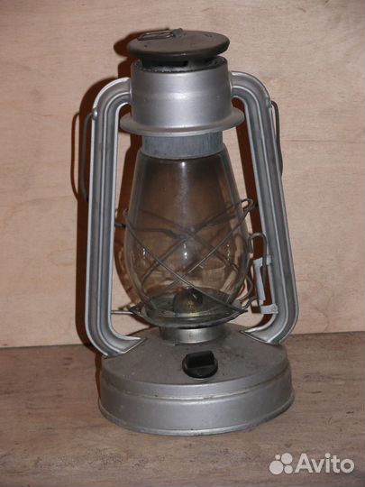 Керосиновая лампа (фонарь)