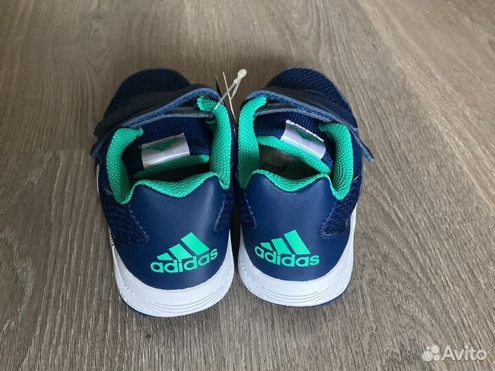 Кроссовки Adidas детские новые размер 30