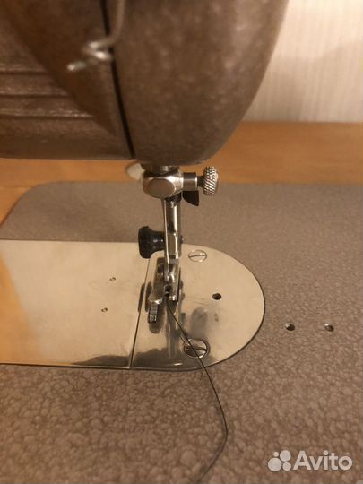 Швейная машинка Подольск с тумбой