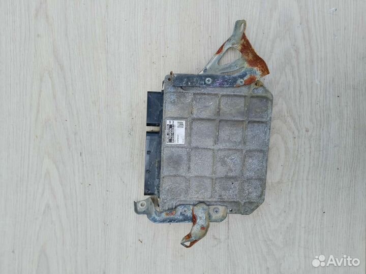 Эбу двигателя мозги на Toyota Corolla Auris