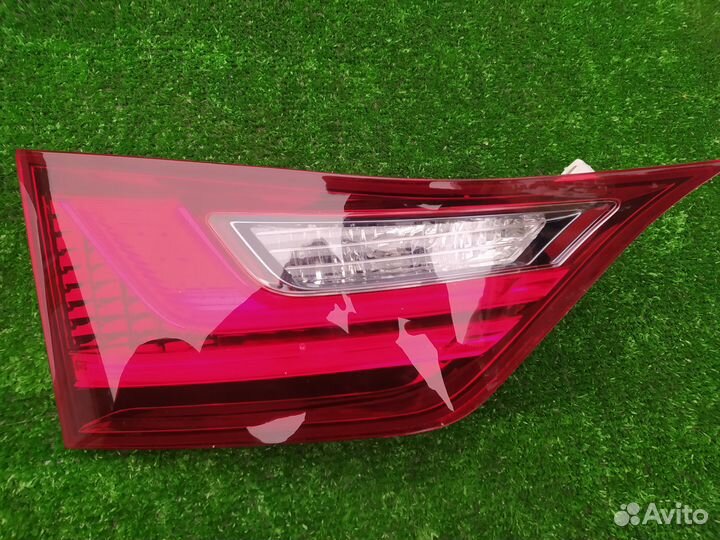 Стоп сигнал в крышку багажника Lexus GS 2011-2015