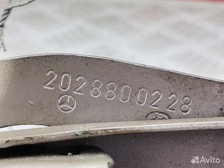 Петля для mercedes-benz C-Class (W202)