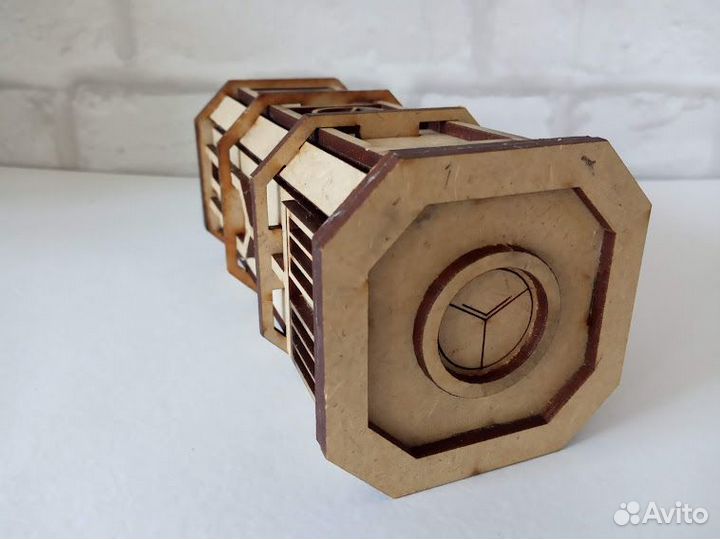 Контейнер с кодом Warhammer 40000