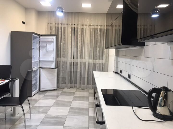 2-к. квартира, 85 м², 6/9 эт.