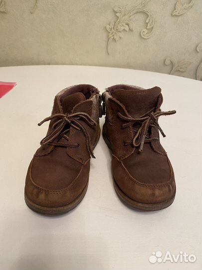 Ботинки демисезонные 26 UGG