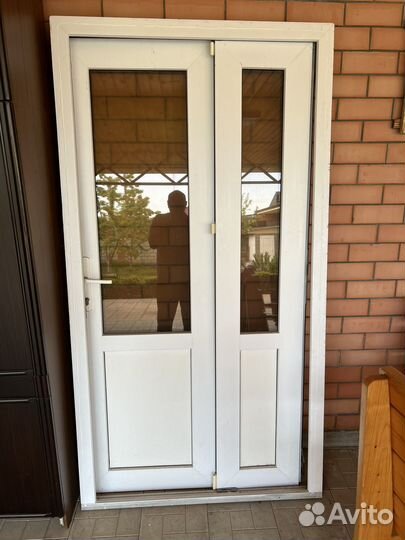 Дверь пластиковая бу