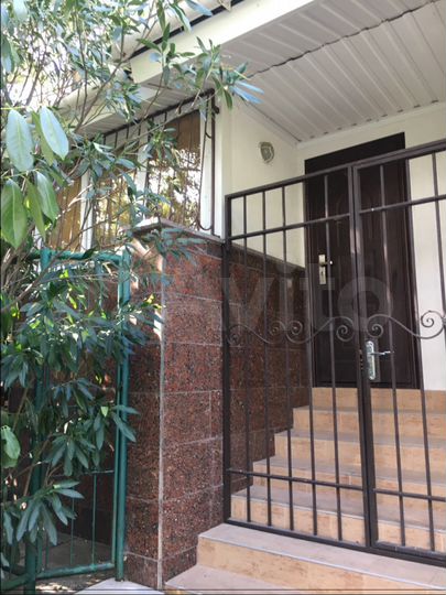 1-к. квартира, 40 м², 1/4 эт.