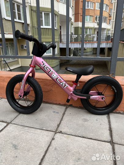 Беговел jetcat