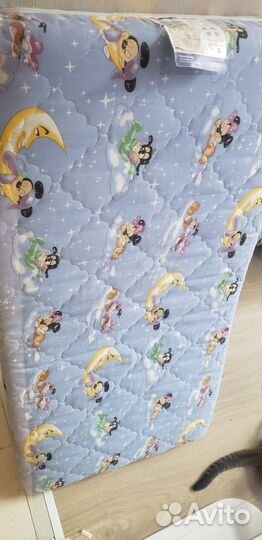 Детская кроватка с поперечным маятником