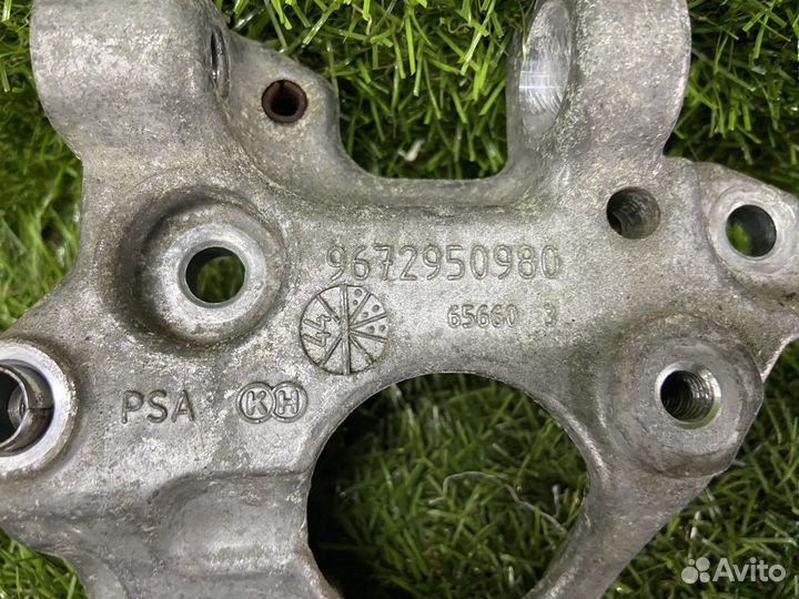 Кронштейн комрессора кодиционера Peugeot 308 DV6