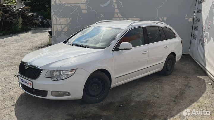 Защита двигателя Skoda Superb (3T)