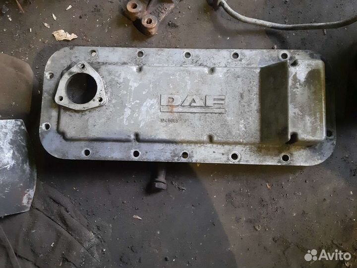 Боковая крышка двигателя даф