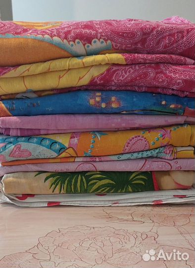 Продам 4 б/у детских комплектов постельного белья