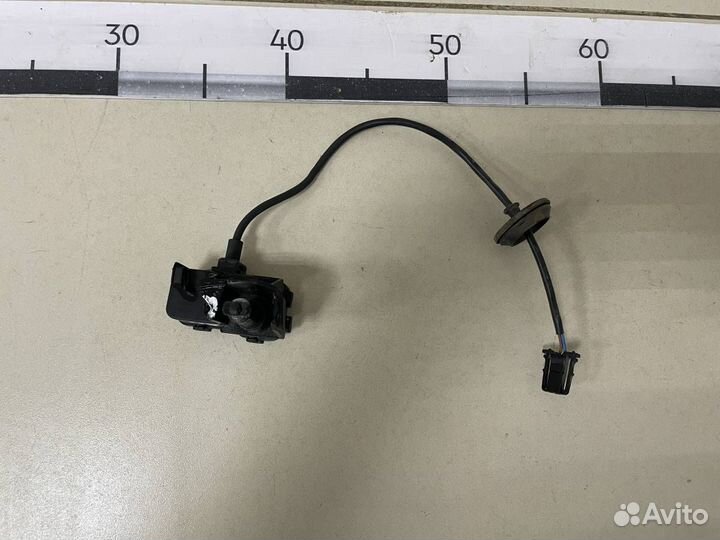 Активатор замка крышки бензобака Volkswagen Polo S