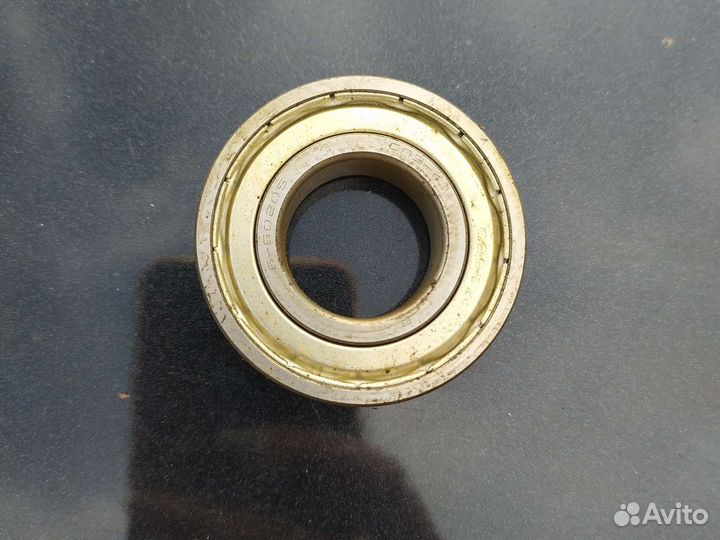Продам подшипники 205