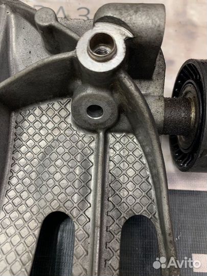 Кронштейн компрессора кондиционера Bmw X5 E70