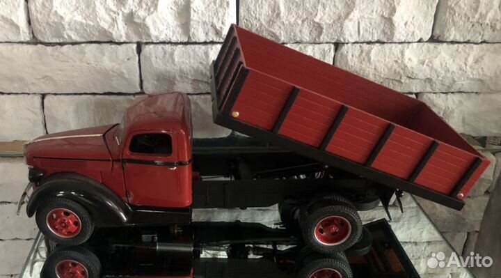 Модели грузовых автомобилей в масштабе 1/18, 1/16