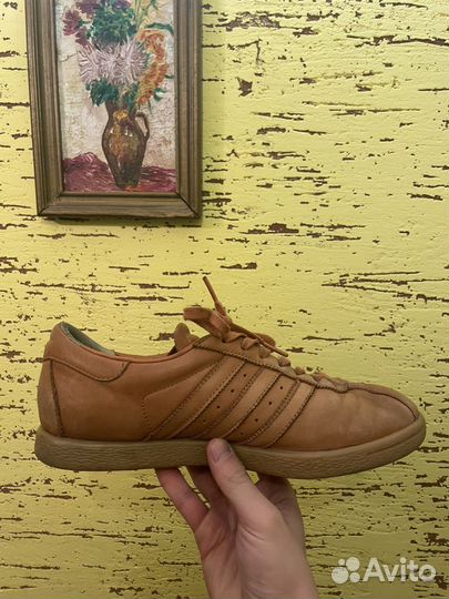 Adidas tobacco