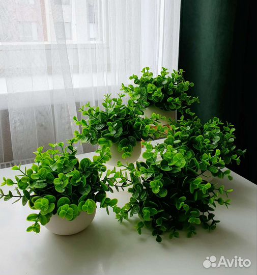 Кашпо из гипса с искусственной травкой