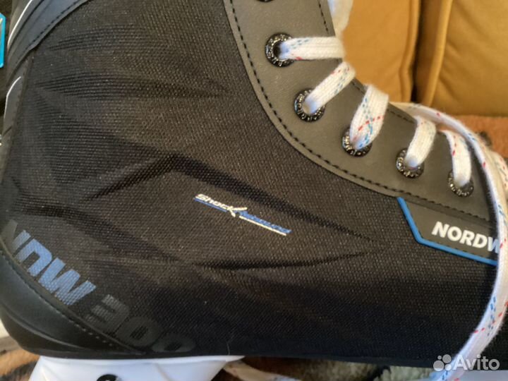 Коньки хоккейные