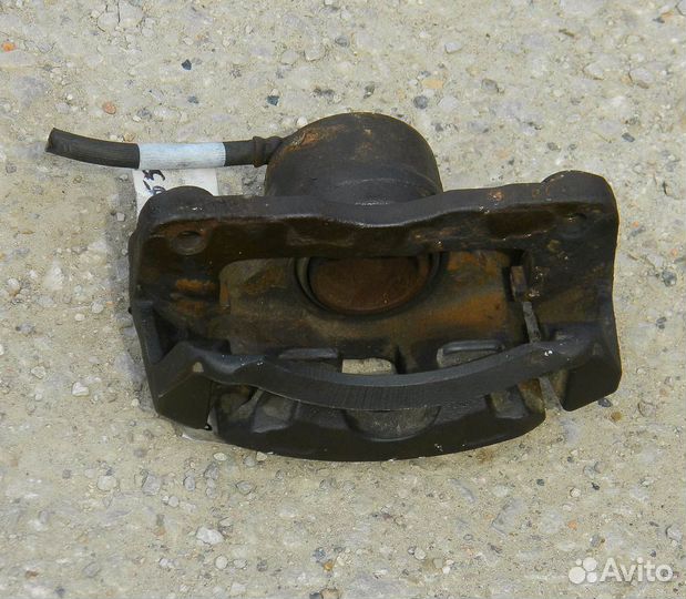 Суппорт передний левый Mitsubishi Galant 8 2.4