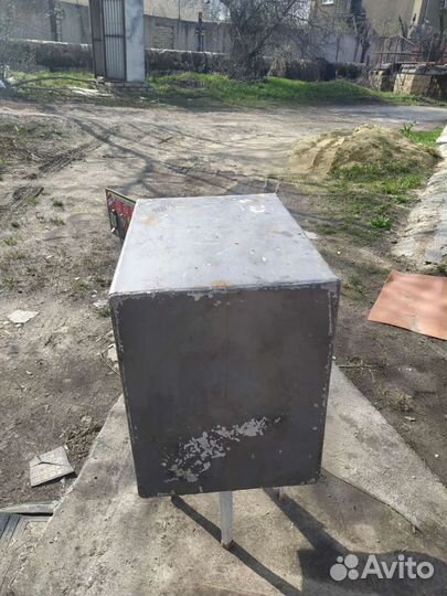 Сейф металлический