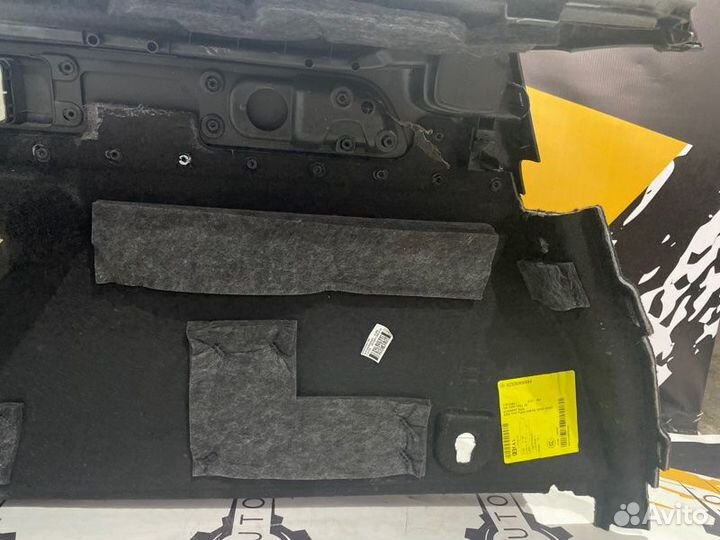 Обшивка багажника задняя правая. Mercedes Glc W253