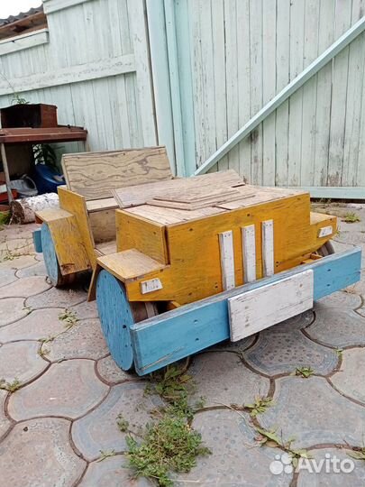 Продам детскую машинку