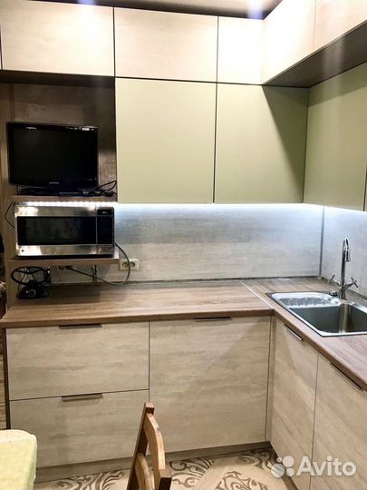 Угловая кухня в потолок.Кухонный гарнитур на заказ