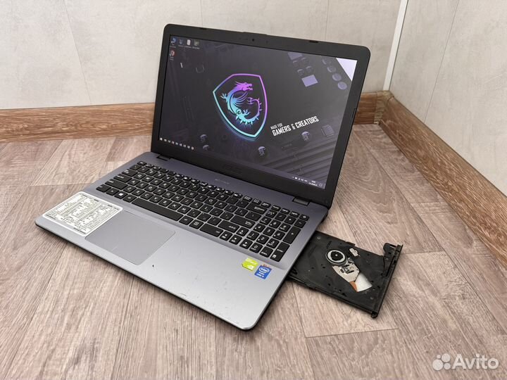 Asus VivoBook (FHD/Core i5-7200U/Nvidia 930mх/1TB)