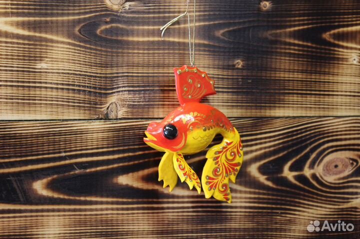 Золотая рыбка деревянная