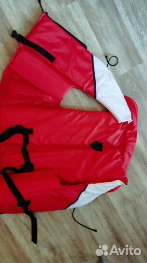 Спасательный жилет