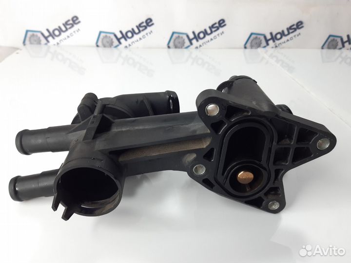 Корпус термостата Volkswagen Passat B7 1.4 TSI