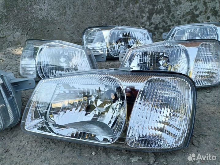 Фара правая фара левая Hyundai Accent Акцент