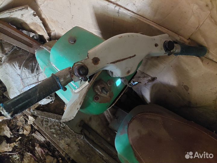 Мотороллер Вятка электрон 150