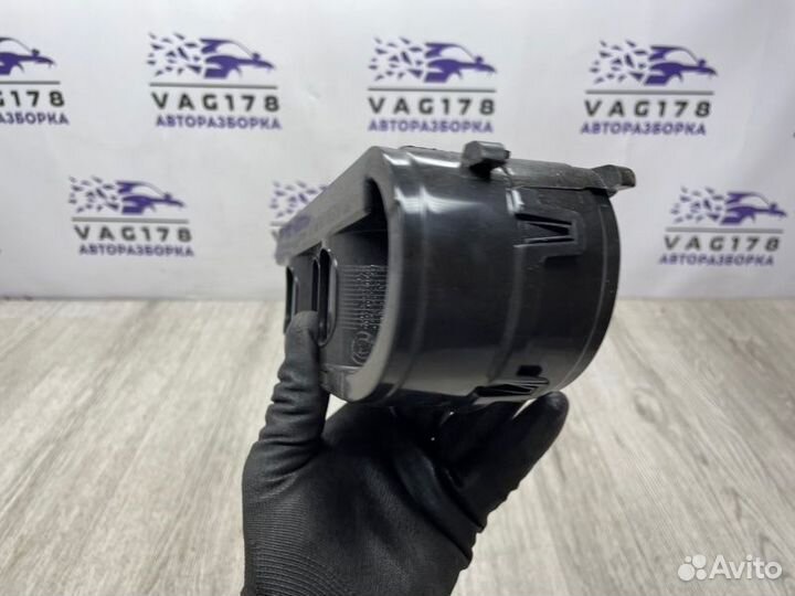 Подстаканник Skoda Superb scout cffb 2.0 TDI 2013