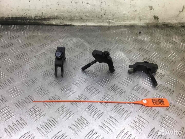 Скоба (кронштейн) крепления форсунки Опель Корса Z